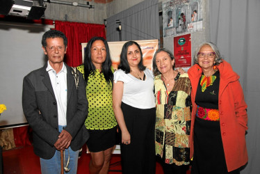Yhon Hoyos, María del Pilar Rivera, Sandra Milena Isaza, Yudy Ramírez Orozco y Astrid Arboleda.