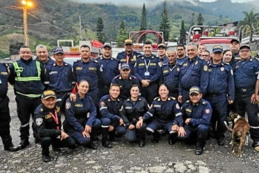 Arbey Trujillo, director general de Bomberos de Colombia, estuvo de visita en Manzanares acompañado de su comitiva y comandos de bomberos del oriente de Caldas. Durante el encuentro asistieron comandantes del Distrito VI integrado por La Dorada, Samaná y Norcasia . Hablaron del fortalecimiento del organismo de socorro y de la atención en caso de emergencias, así como de gestionar la construcción de la nueva sede para Manzanares.