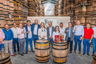Fotos | Cortesía Asamblea departamental de Caldas | LA PATRIA Carlos Alberto Arango, John Freddy Arenas, Óscar Alonso Vargas, Jahír de Jesús Álvarez, Jorge Carmona, Diego Angelilis Quiceno, gerente de la ILC; María Isabel Gaviria, Luis Alberto Giraldo, Viviana Zuluaga, Hernán Alberto Bedoya, Luis Roberto Rivas Montoya, David Islem Ramírez, Rubén Darío Giraldo y Luis Fernando Patiño, secretario general de la Asamblea.