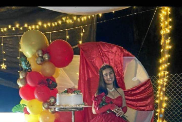 Foto | Henry Giraldo | LA PATRIA Laura Arcila Duque celebró su cumpleaños con una eucaristía y luego, con familiares y amigos, disfrutó de una fiesta en la vereda Coral, ubicada en Casabianca (Tolima).