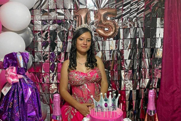 Foto | Cortesía | LA PATRIA Alejandra Castrillón Carvajal festejó en Manzanares (Caldas) sus 15 años con una eucaristía e integración familiar y de amigos.