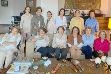 Foto | Lector | LA PATRIA Cecilia Restrepo de Botero; Beatriz Arango de Arango; Gladys Gómez de Mejía; Elvira Escobar de Restrepo; Mariela Diago; Rosario Gutiérrez; Míriam Londoño; María Teresita Gómez; Argelia Villa; Bertha Restrepo; Patricia Latorre, y Amparo Gómez de Arango, la anfitriona.