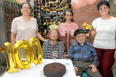 Foto | Argemiro Idárraga | LA PATRIA Patricia Londoño Valencia, Libia Sánchez Londoño, Nora Londoño Valencia, María Elba Londoño Agudelo y Francisco Antonio Londoño Agudelo.