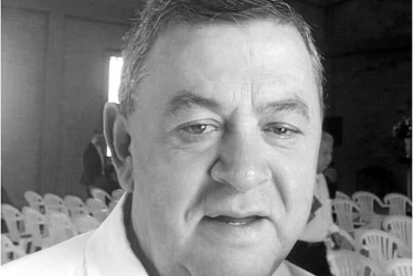 El padre Nelson Salazar falleció en la ciudad de Pereira. Fue ordenado sacerdote de la Diócesis de Pereira, por imposición del Papa Juan Pablo II en su visita apostólica a Colombia en 1986. Salazar comenzó ejerciendo su ministerio pastoral en la parroquia La Inmaculada Concepción de Viterbo (Caldas). Hasta este año sirvió en la parroquia La Sagrada Familia del barrio Los Corales de la capital risaraldense.