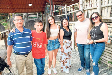 Rubén Darío García, Samuel García, Juanita García, Yaneth García, José Ignacio García y Luz Amparo Parra.