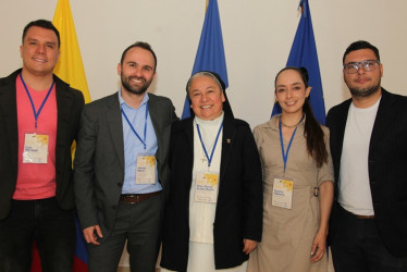 Luis Miguel Hurtado, Mathías Marín, hermana Gloria Estella Rolón, Sandra Valencia y Álvaro Javier Rubio.