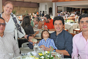 Jhon Jairo Osorio, Orffa Cecilia Gutiérrez, Verónica Osorio, Juan Enrique Osorio, Nacho Osorio y Miguel José Osorio.