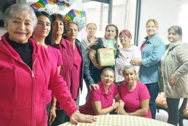 El grupo Amor y Paz felicitó a Mónica Gómez Orozco por su cumpleaños.