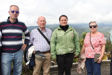 Visitantes desde España: Luz Adriana Bedoya, David Diez, Frutos Diez, Sandra Milena Garcia (guia), Juliana Ruperez y Carlos Alberto Herrera (guia).