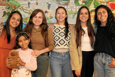 Juliana Santacoloma, Celsete Bedoya, Lina Cardona, Estefanía Aristizábal, Aura María Bedoya y Sandra Portilla.