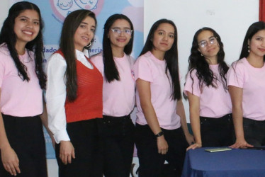 Claudia Benavides, Sandra Lorena Giraldo, Valentina Valencia, Laura Victoria Yusti, Mariana Cardona y Ángela Quiñones.