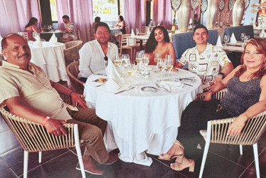 José Fernando González Valencia, Juan Andrés González Guarín, Vianka Estévez, Carlos Fernando González Guarín y María Oneida Guarín Escudero.