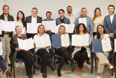 Fotos | Argemiro Idárraga | LA PATRIA Grupo de entidades certificadas: Celema, Grupo Hada, Socobuses, Mabe Colombia SAS, Chec, Efigas S.A. E.S.P., Satélite Seguridad Industrial SAS, Agroindustrias La Florida SA, Inbiotech SAS, Vigitecol Ltda, Agropecuaria El Portal, Constructora Las Galias, Industria Licorera de Caldas, Inversiones GFL S.A, Emsa-Lotería de Manizales, Sercofun Caldas Ltda, Universidad de Caldas, Pinturas Nacionales SAS y el Sena.