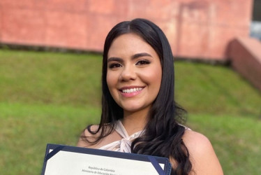 Ana María Grajales Mosquera, natural de Pácora (Caldas), obtuvo su título como Ingeniera Industrial de la Universidad Nacional sede Manizales. Compartimos la alegría de sus padres Diego Edison Grajales Rivera y Claudia Alexandra Mosquera Ramos por el logro de su hija