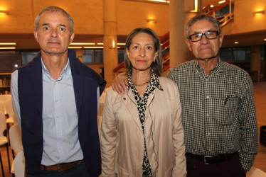 Carlos Alberto Mesa, Celmira Arcila y Francisco Javier Castrillón.