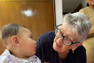 Foto | Lector | LA PATRIA María Belisa Orozco Castaño en compañía de su nieto Jacob.