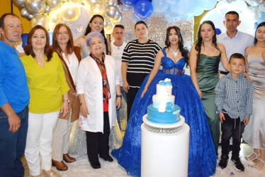 En compañía de su familia.