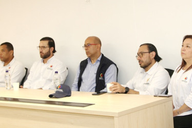 Fotos | Argemiro Idárraga | LA PATRIA Johan Fernando Vidal, Carlos Alberto Arias, Fabián Durán, Carlos Mario Zuluaga Pardo (vicecontralor General), Carlos Alberto Ramírez (gerente departamental Colegiado de Caldas), José Rivadeneira, Diana Zohe Ochoa y John Heberth Zamora.
