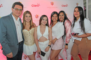 James Faryle, Stephanny Duque, Estefanía Castaño, Luisa Zapata, Camila Patiño y Fanya Nola.