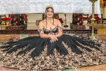 Mariana Arenas Jiménez celebró sus 15 años con una eucaristía en la Basílica Menor San Antonio de Manzanares, y luego una recepción en su casa, en el barrio San Luis.