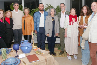 Luz Marina Correa, Rosario Gutiérrez, Wilder Escobar, Juanita Arango, Manuel Correa, Luisa Fernanda Giraldo, Marcelo Vélez, María Isabel Arango, María Antonia Vásquez y Matilde Arango.