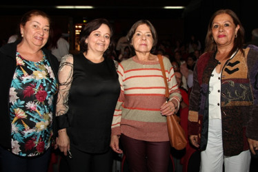 María Eugenia Cardona, Gloria Esperanza Cardona, Martha Cardona y Doris Giraldo. 