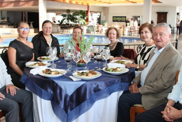 Guillermo Hurtado, Marcela Ospina, Paula Marín, Patricia López, Hilda Sáenz, Eddy Chaljubb, Jaime Cárdenas y José Fernando Cardona.
