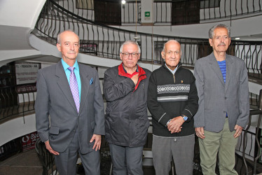 Foto | Argemiro Idárraga | LA PATRIA José Fernando Montoya Ospina, José Fernando Rodas Rivera, Óscar Gaviria Valencia y Fabio Alberto Duran Obando compartieron de una tertulia de amigos en el edificio Tamanaco.