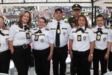 Fotos | Argemiro Idárraga | LA PATRIA Alba Elcy Torres, María de Los Ángeles López, Stella Herrera, Julio Satizábal, Albeiro Castaño, María Elena Castillo, Mara Yaneth Cárdenas y Ángela María Vélez.