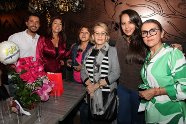Foto | Argemiro Idárraga | LA PATRIA Jorge Valencia, Gloria Inés Betancourt Cardona, Margarita Reinosa, Gloria Gómez, Daniela Castaño y Anita Muñoz.