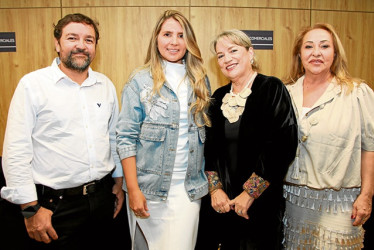 Sergio Salazar López, Angélica Pinzón, Mariana López y Lia Peláez