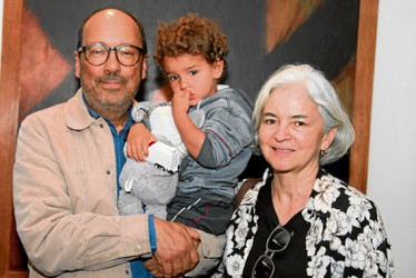 Felipe Londoño, Valentino Londoño y Adriana Gómez.