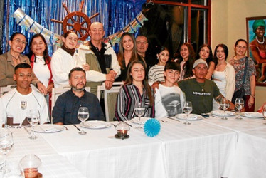 Foto | Argemiro Idárraga | LA PATRIA Grupo familiar asistente a la cena