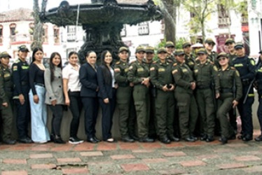 Foto | Cortesía Willman Vasquéz | LA PATRIA La celebración del Día Internacional de la Mujer en Salamina (Caldas) se realizó el pasado 18 de marzo donde homenajearon a 59 mujeres que laboran en la jurisdicción del norte del departamento cumpliendo sus labores como policías.