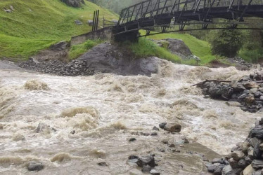 Cuerpo de Bomberos Voluntarios de Pensilvania indicó que se evidenció aumento en el caudal del río Pensilvania.