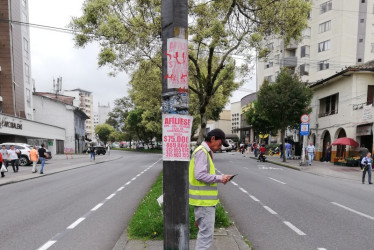 Evite caer en el cartel del poste, se trata de un fraude en salud