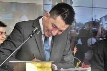 Aterrizó en la Asamblea Foto | LA PATRIA