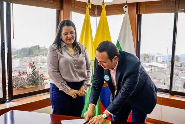 Carlos Mario Marín nombra a Cristina Otálvaro como nueva secretaria de Agricultura de Manizales