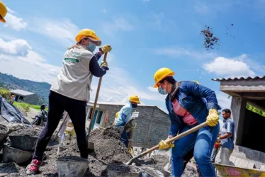 Tres reconocimientos posicionan a Caldas como modelo en autoconstrucción de vivienda