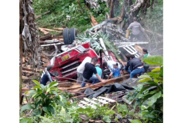 El siniestro ocurrió a eso de las 5:00 p.m. del martes. Organismos de socorro atendieron a los heridos.