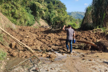 Derrumbe en la vía Salamina - Aranzazu, en el norte de Caldas.