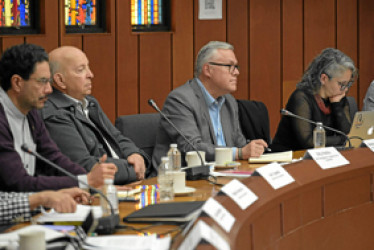 Foto | EFE | LA PATRIA Néstor Iván Osuna, ministro de Justicia, acompañado por Iván Cepeda, Otty Patiño y María José Pizarro. 