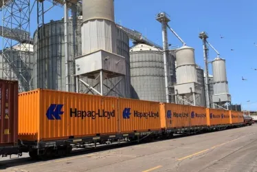 Los 2.200 sacos de café fueron transportados en tren al puerto de Santa Marta.