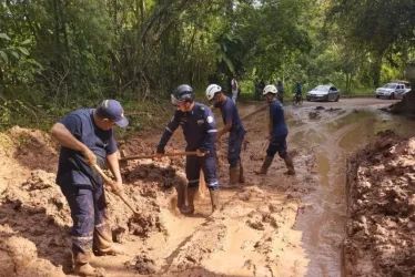 Deslizamiento entre Arauca y La Rochela. 