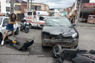 Sitio del accidente esta tarde en el barrio Alta Suiza, Manizales. 