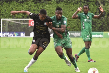 El manizaleño Alejandro García fue titular y lo sustituyeron en el final del primer tiempo. 