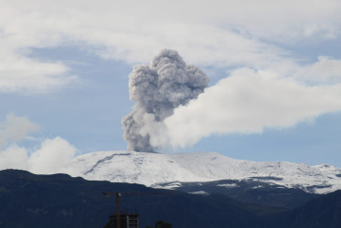 Augusto Patiño capturó el estado del Ruiz en la mañana de este viernes desde Manizales.