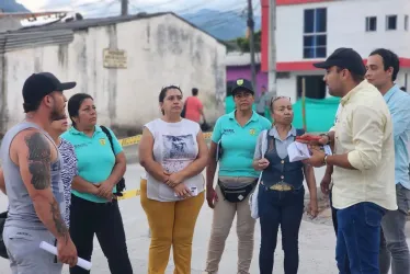 Marco Antonio Londoño Zuluaga, alcalde de Supía, en diálogo con la comunidad. 