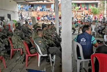 Foto | Defensoría del Pueblo | LA PATRIA La mediación de la Defensoría del Pueblo permitió la liberación de los uniformados pasadas las 6:30 de la tarde.