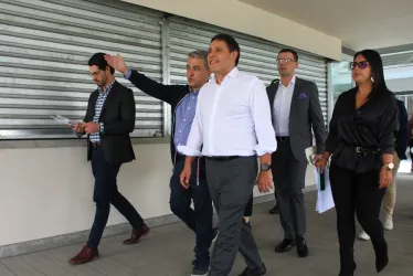 El ministro de las TIC, Mauricio Lizcano, recorrió ayer las instalaciones del Parque Tecnológico de Villamaría,